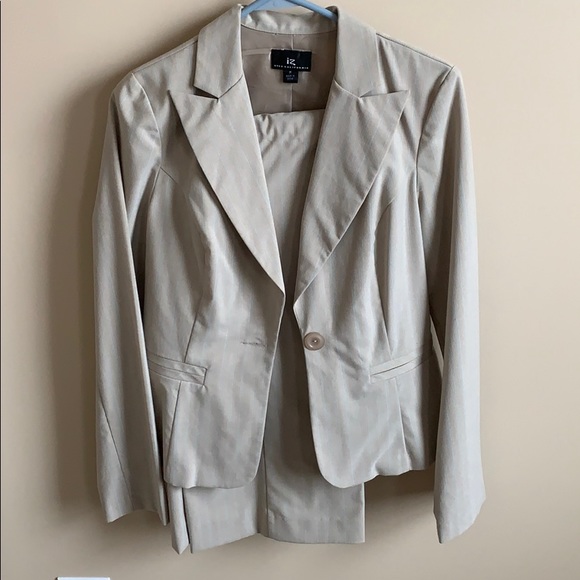 Jackets & Blazers - B2GOFREE 🍭IZ Byer Pantsuit SzM/7